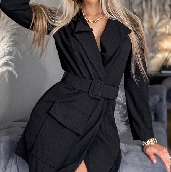 Jackets & Blazers - MAKE AN OFFER! IMPORTED BLAZER WORK OR PLAY